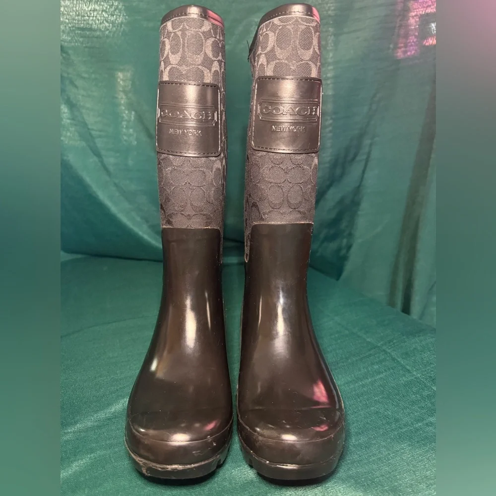Women's Black Patterned Rain Boots - Picture 2 of 4